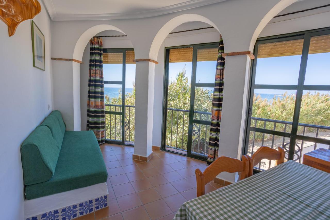 Apartamentos El Roqueo Conil De La Frontera Exterior foto
