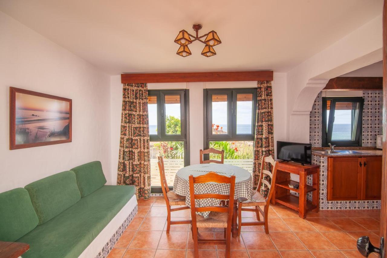 Apartamentos El Roqueo Conil De La Frontera Exterior foto